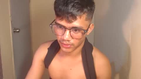Snapshot of naughtyjosh_ chatting on 11/15/25, 04:36 Josh online show from 11/15/25, 04:36