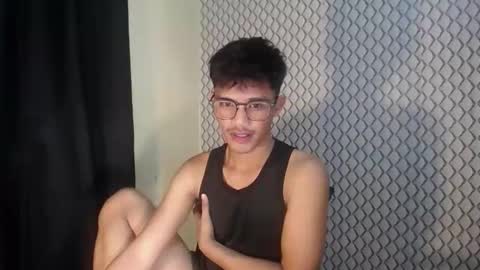 Snapshot of naughtyjosh_ chatting on 04/16/26, 09:32 Josh online show from 04/16/26, 09:32