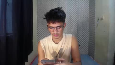 Snapshot of naughtyjosh_ chatting on 04/20/26, 07:44 Josh online show from 04/20/26, 07:44