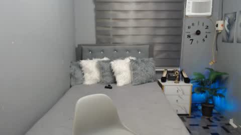 Crystal online show from 02/22/25, 11:57