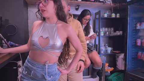 ANDREA STEPH  MIKE online show from 12/29/24, 09:41