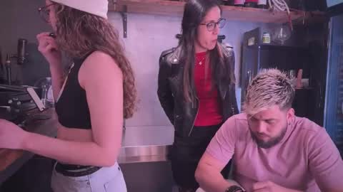 ANDREA STEPH  MIKE online show from 02/23/25, 09:59