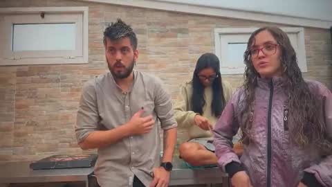 ANDREA STEPH  MIKE online show from 09/30/25, 08:41