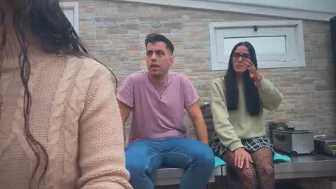 ANDREA STEPH  MIKE online show from 10/09/25, 08:45