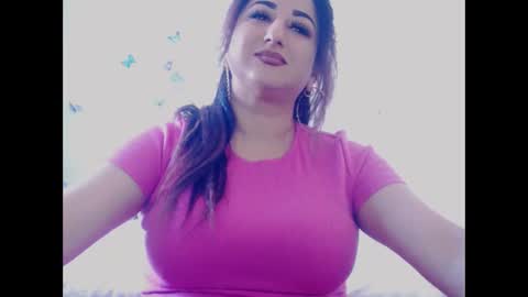 Snapshot of naughtymaya4you chatting on 09/18/25, 09:55 naughtymaya4you online show from 09/18/25, 09:55