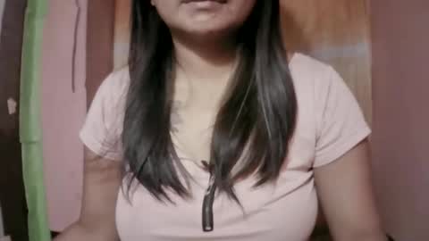 Snapshot of naughtymom_33 chatting on 01/15/26, 07:28 naughtymom_33 online show from 01/15/26, 07:28