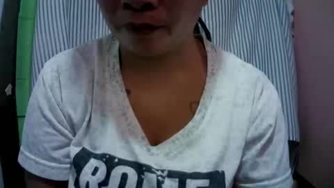 Snapshot of naughtymom_33 chatting on 03/08/26, 06:06 naughtymom_33 online show from 03/08/26, 06:06