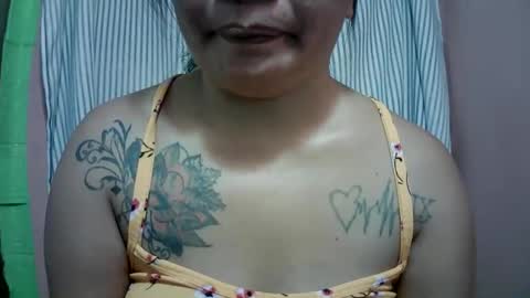 Snapshot of naughtymom_33 chatting on 03/16/26, 02:10 naughtymom_33 online show from 03/16/26, 02:10