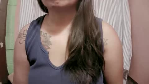 Snapshot of naughtymom_33 chatting on 03/17/26, 09:07 naughtymom_33 online show from 03/17/26, 09:07