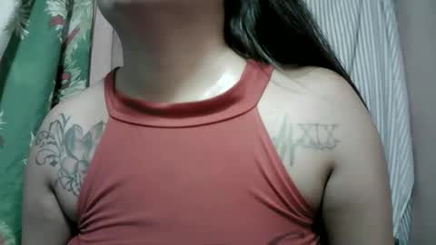 naughtymom_33 online show from 05/05/26, 07:00