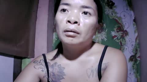 naughtymom_33 online show from 05/15/26, 09:33