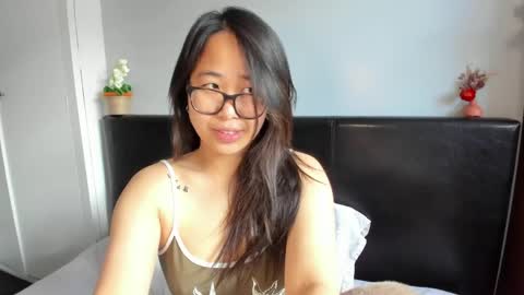 Snapshot of naughtynerdygirl chatting on 04/05/26, 02:25 Gigi Chu online show from 04/05/26, 02:25