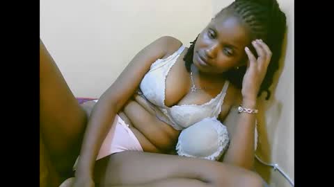 naughtyqueen online show from 10/27/25, 10:36