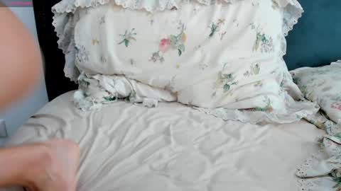 Aryna online show from 02/04/25, 08:13