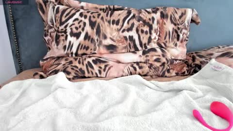 Aryna online show from 09/17/25, 07:10