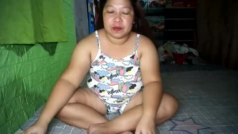 Snapshot of naughtyvina4u chatting on 07/18/26, 01:54 VI NA online show from 07/18/26, 01:54