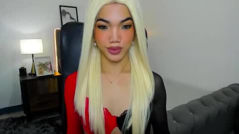 Snapshot of naughtyvixennova chatting on 10/13/25, 04:34 Cassie online show from 10/13/25, 04:34