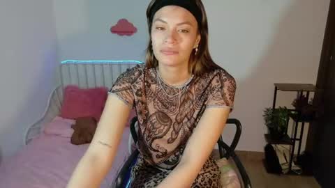 Snapshot of naugthy_muse chatting on 06/15/26, 04:25 sabrina online show from 06/15/26, 04:25