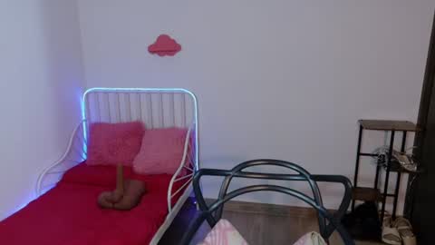 Snapshot of naugthy_muse chatting on 07/19/26, 12:47 sabrina online show from 07/19/26, 12:47