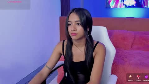 Snapshot of naugthy_skinny chatting on 09/25/25, 06:33 Angela online show from 09/25/25, 06:33