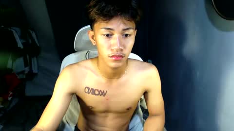 Snapshot of naugthyboyloy chatting on 05/03/26, 04:24 Loy online show from 05/03/26, 04:24