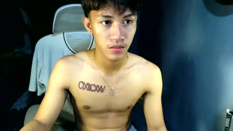 Snapshot of naugthyboyloy chatting on 05/08/26, 07:41 Loy online show from 05/08/26, 07:41