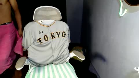 Snapshot of naugthyboyloy chatting on 05/15/26, 01:45 Loy online show from 05/15/26, 01:45