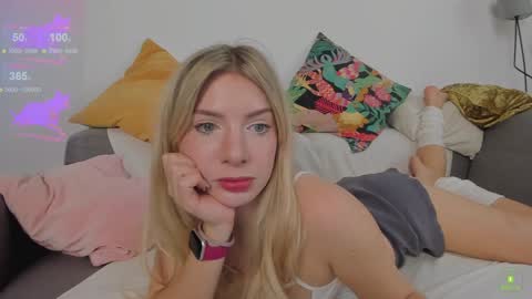 Snapshot of nautica_therapy chatting on 01/15/25, 01:20 Nautica online show from 01/15/25, 01:20