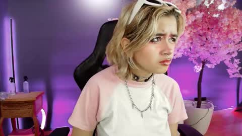 Navier  online show from 11/06/25, 07:48