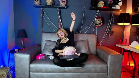 Navier  online show from 11/20/25, 09:25