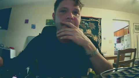 Snapshot of nawteabiscotti chatting on 11/19/25, 01:33 Ladysmoke online show from 11/19/25, 01:33