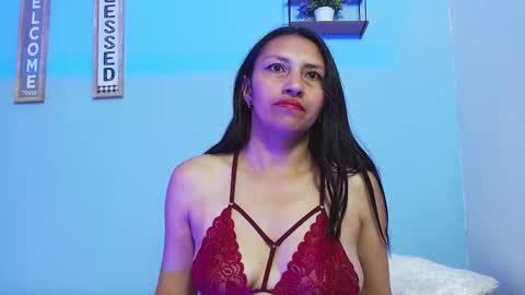 naya_10 online show from 10/15/25, 11:38