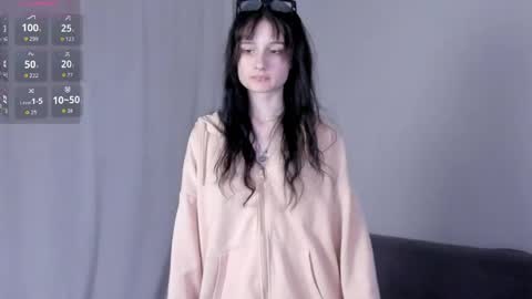 Kira online show from 05/10/26, 06:02