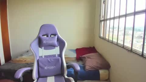 Snapshot of nayara_hinny chatting on 12/20/25, 08:49 nayara_hinny online show from 12/20/25, 08:49