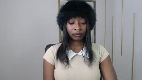 Nayaris 3 online show from 04/25/26, 11:24
