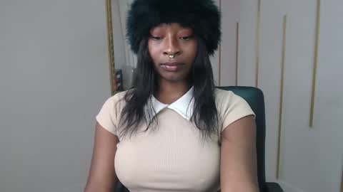 Nayaris 3 online show from 05/05/26, 04:04
