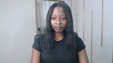 Nayaris 3 online show from 05/09/26, 02:33