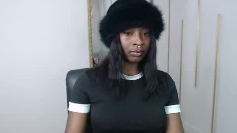 Nayaris 3 online show from 05/13/26, 04:04