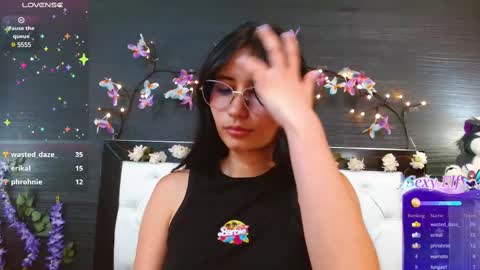 Snapshot of nayecloud chatting on 03/02/25, 06:48 Naye online show from 03/02/25, 06:48