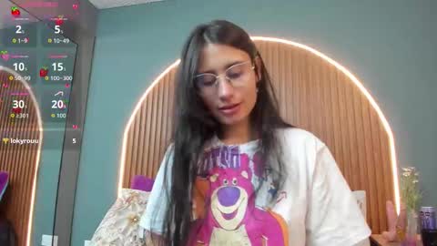 Snapshot of nayecloud chatting on 09/19/25, 03:52 Naye online show from 09/19/25, 03:52