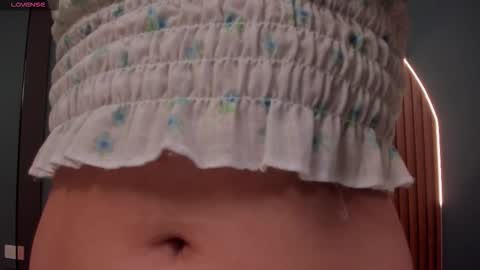 Snapshot of nayecloud chatting on 11/22/25, 04:22 Naye online show from 11/22/25, 04:22