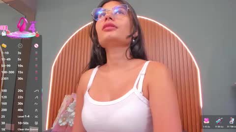 Snapshot of nayecloud chatting on 12/16/25, 03:55 Naye online show from 12/16/25, 03:55