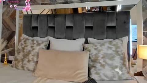    online show from 11/10/25, 11:42