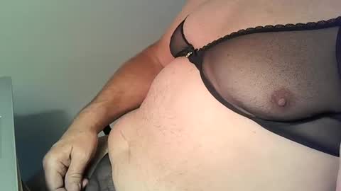 Snapshot of nbw chatting on 01/01/25, 11:07 nbw online show from 01/01/25, 11:07