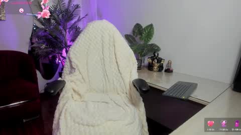 Snapshot of nebetcolin chatting on 03/11/25, 07:25 Hellen online show from 03/11/25, 07:25