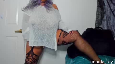 Snapshot of nebula_ray chatting on 11/25/25, 02:28 Nebula Ray online show from 11/25/25, 02:28