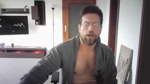 Snapshot of needfullthx chatting on 12/08/24, 09:46 Sebastian online show from 12/08/24, 09:46