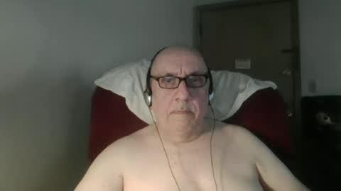 Snapshot of needlesslove chatting on 07/02/26, 12:43 Tom online show from 07/02/26, 12:43