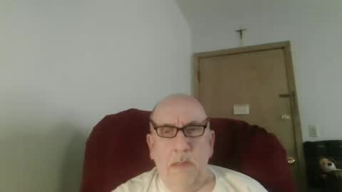 Snapshot of needlesslove chatting on 07/02/26, 10:49 Tom online show from 07/02/26, 10:49