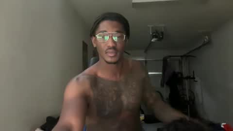 Snapshot of neednoluv chatting on 10/28/25, 07:27 neednoluv online show from 10/28/25, 07:27